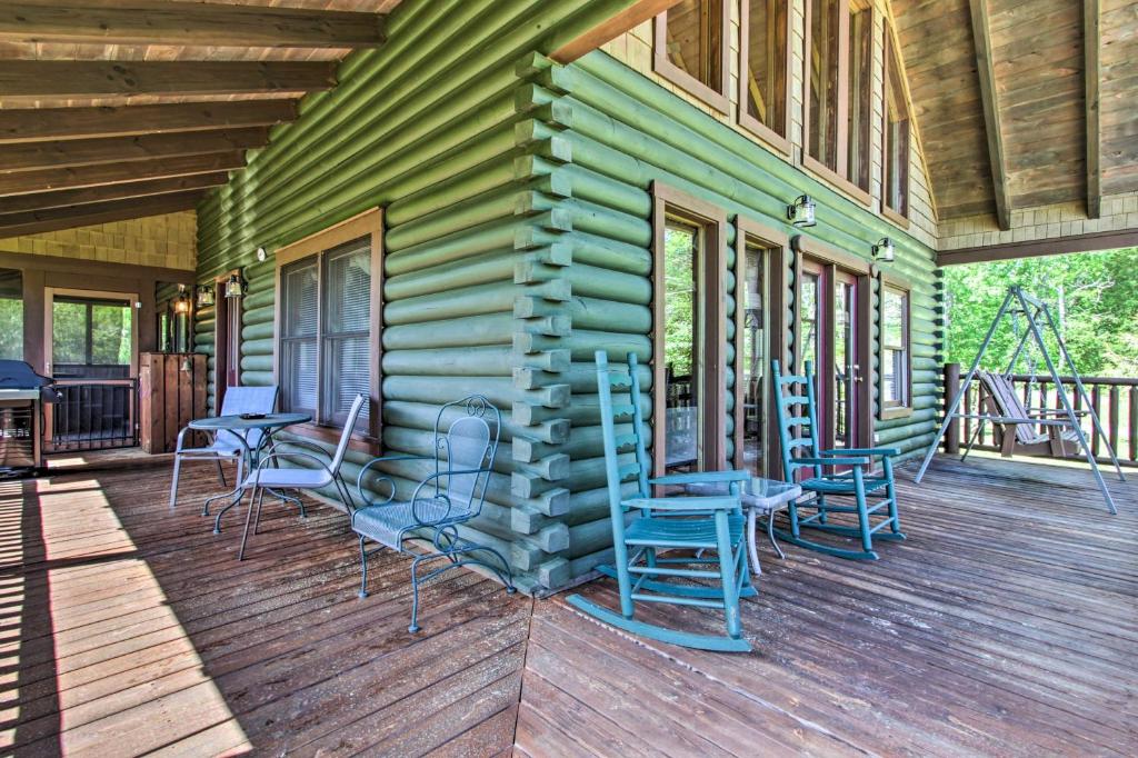 Idyllic Cabin with Deck and Grill and View of Smoky Mtns! - image 2