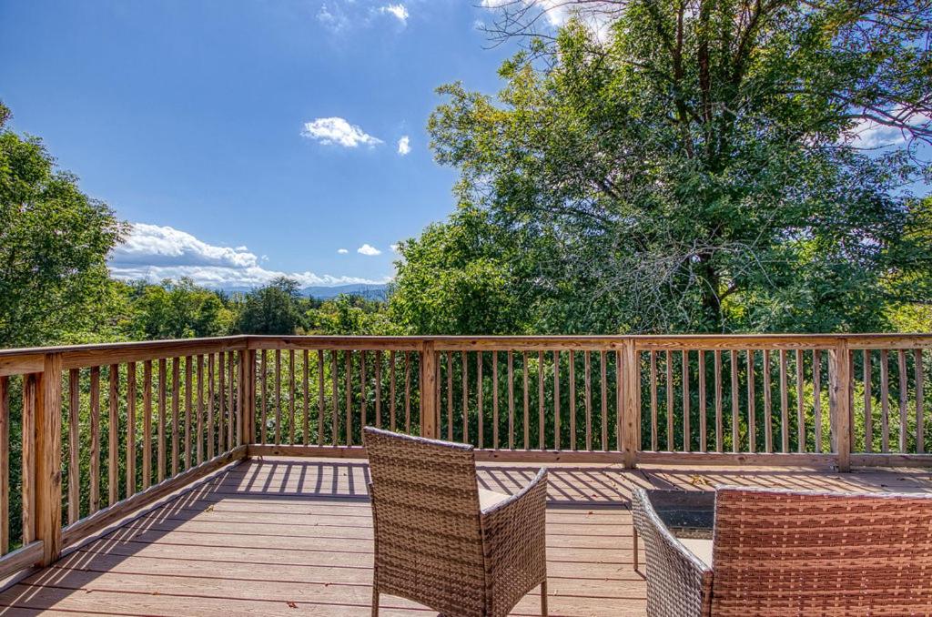 Apple Valley Hideaway - main image