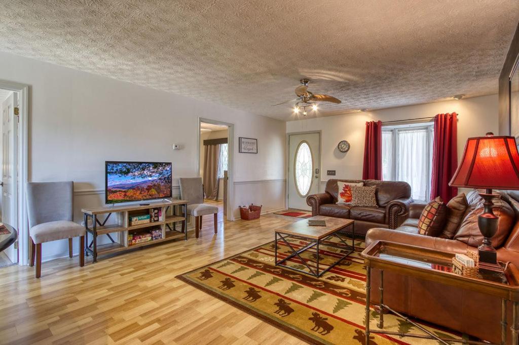 Apple Valley Hideaway - image 5