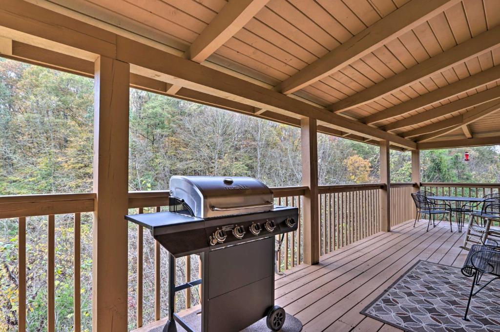 Sevierville Cabin with Deck Near Pigeon Forge! - image 4