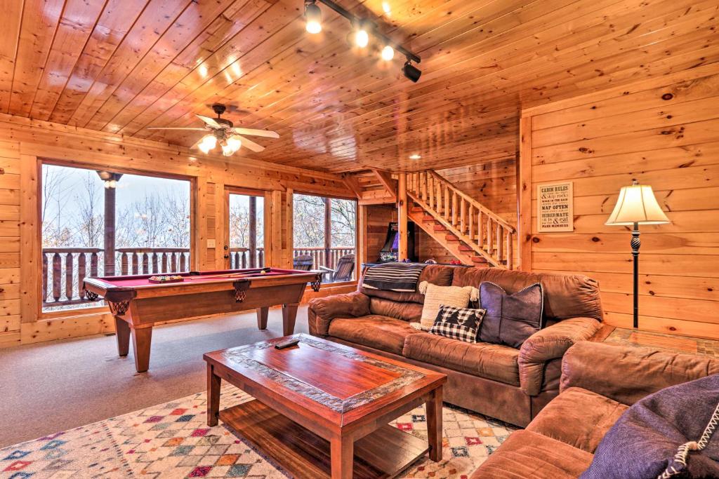 Mountain Dreams - Spacious Retreat with Views - image 5