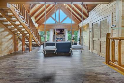 Gorgeous Large Cabin With Hot tub Games and 5430 Sq Ft of Ultimate Family Fun Pets Welcome