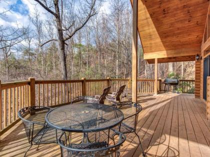 A Dream tonight 3 Bedroom Hot tubs Game Room WIFI Sleeps 6 Sevierville