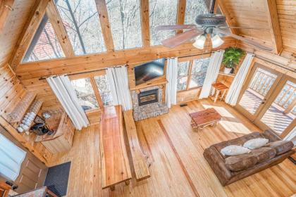 Edens Way Retreat Pool table Heart Shaped Jetted Jacuzzi Located close to Pigeon Forge Gatlinburg Sevierville Tennessee