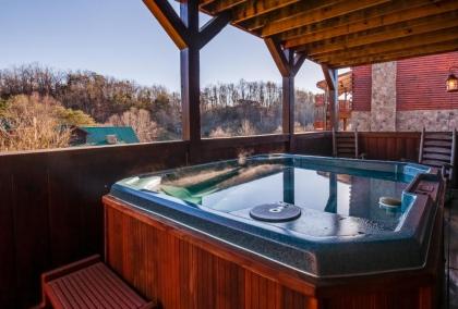 Heavenly Escape Crossing Resort Cabin with HOA Outdoor Swimming Pool Hot Tub Arcade Games and More - image 2