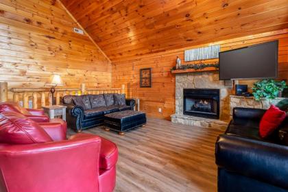 Heavenly Escape Crossing Resort Cabin with HOA Outdoor Swimming Pool Hot Tub Arcade Games and More - image 5