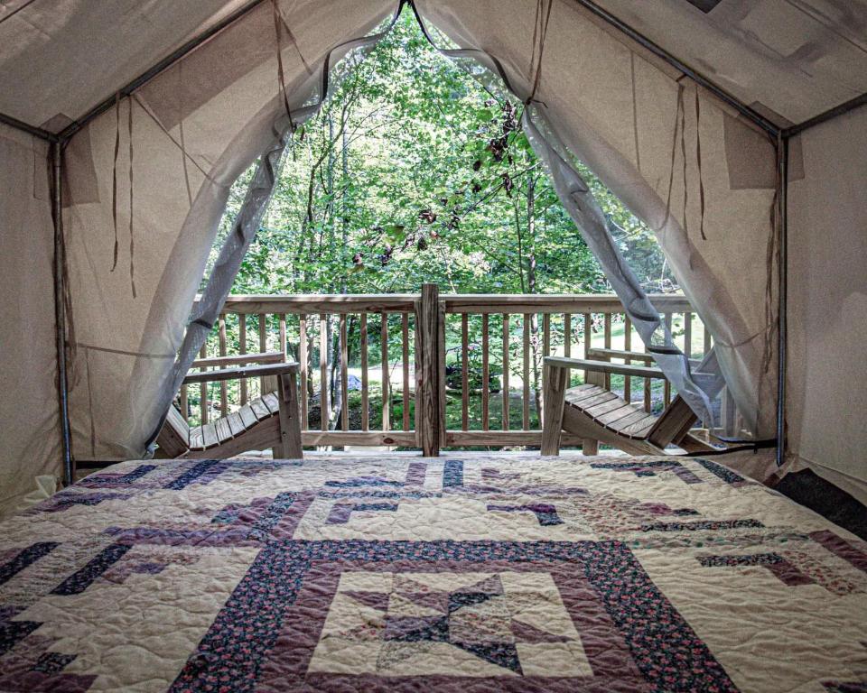 Tentrr Signature Site - Happy Hollow Hideaway Creekside - image 6