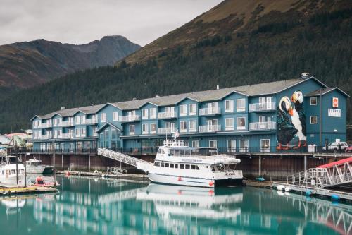 Harbor 360 Hotel Seward - image 2