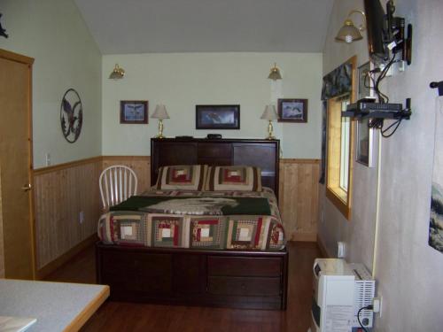 Box Canyon Cabins - main image