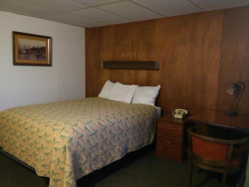 Marina Motel - image 2