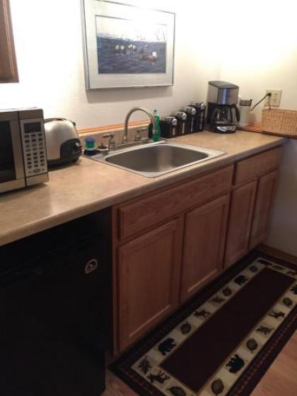 Bears Den Alaska Lodging - image 4