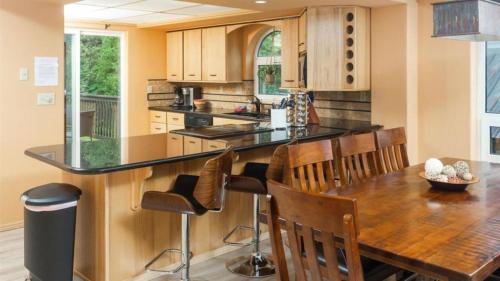 Cliff Top Townhouse - image 3