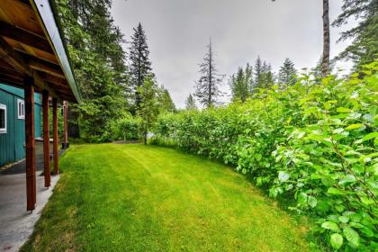 Seward Studio with Deck Outdoor Dining and Mtn Views! - image 3