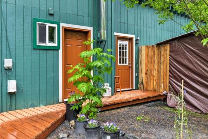 Seward Studio with Deck Outdoor Dining and Mtn Views! - image 9