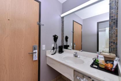 Americas Best Value Inn - Seymour - image 10