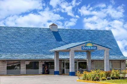 Days Inn by Wyndham Seymour - image 13