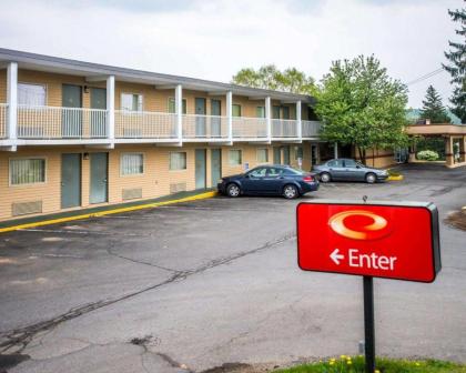 Econo Lodge Inn & Suites Shamokin Dam - Selinsgrove - image 2