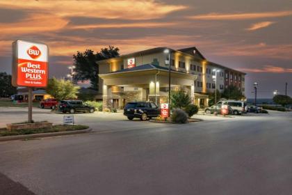 Best Western Plus Shamrock Inn & Suites