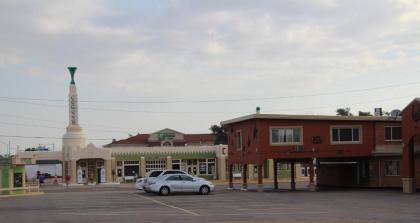 Western Motel - image 8