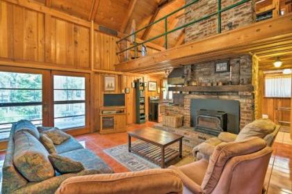 Cozy Choice Wood Cabin  5 minutes from Shaver Lake