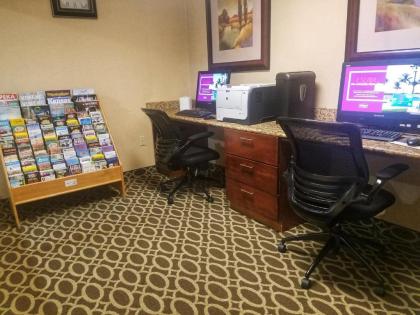 Hampton Inn & Suites Kansas City-Merriam - image 21