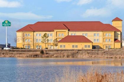 La Quinta by Wyndham Shawnee - image 10