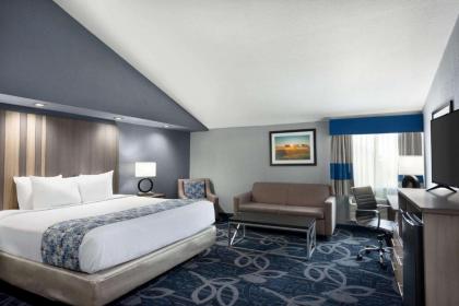 Baymont Inn & Suites Shawnee - image 14