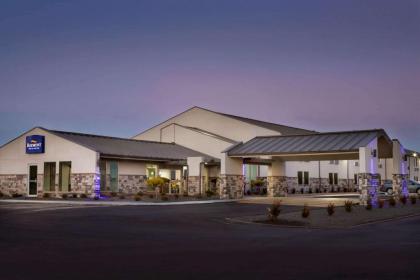 Baymont Inn & Suites Shawnee - image 7