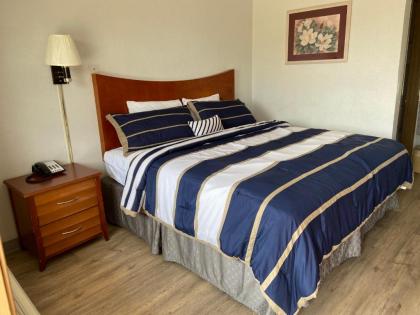 Colonial Inn - image 13