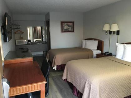 Colonial Inn - image 3