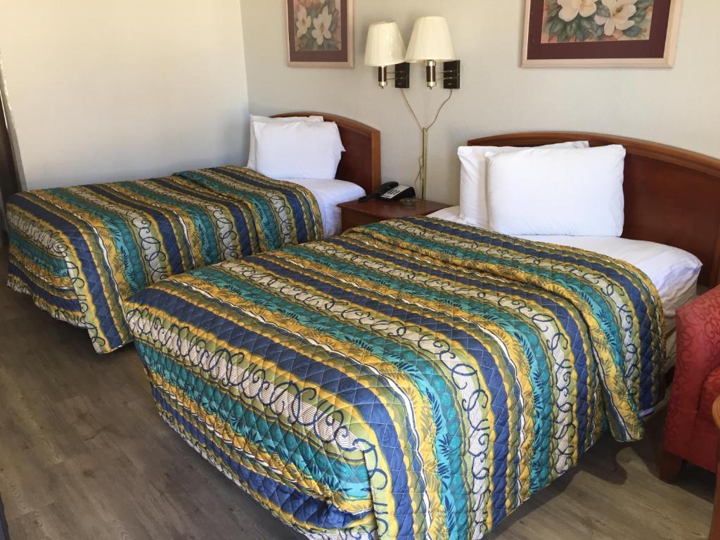 Colonial Inn - image 4