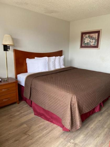 Colonial Inn - image 5