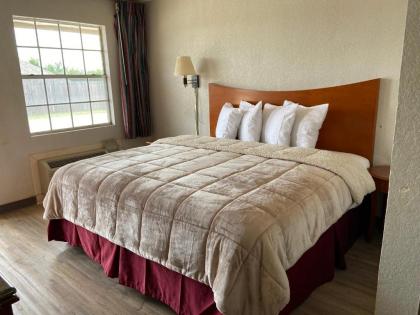 Colonial Inn - image 7