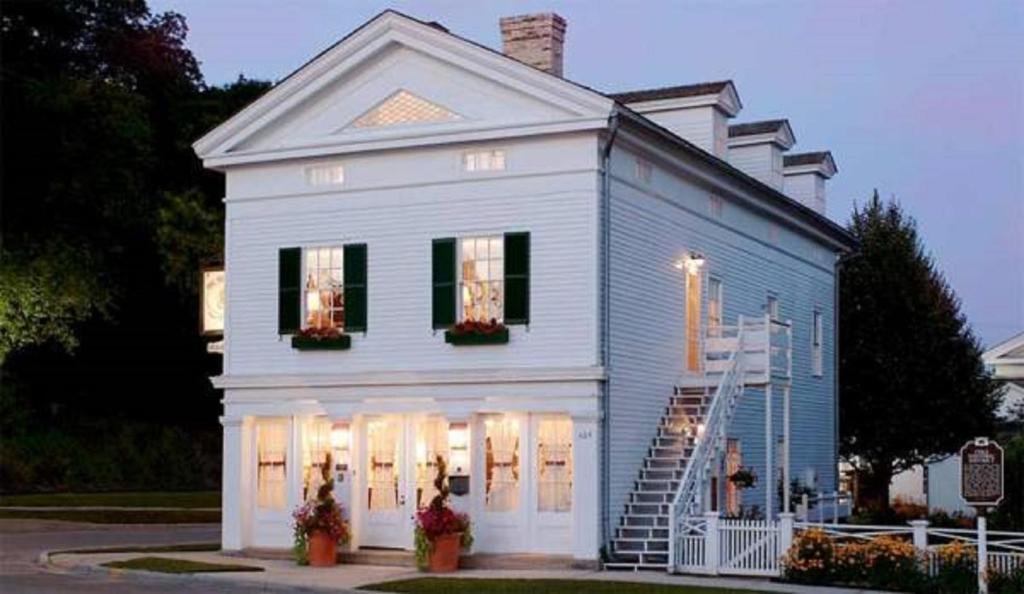 The Rochester Inn - main image