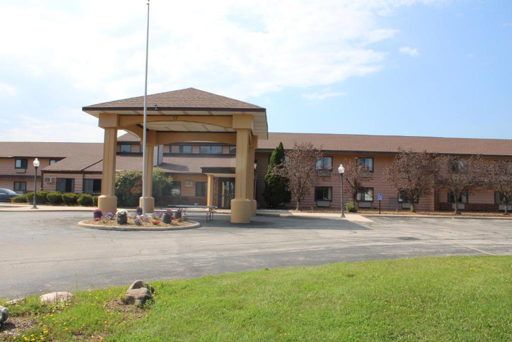 AmeriVu Inn & Suites - main image