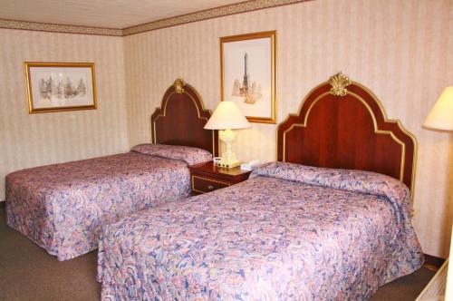 Fountain Park Motel - image 3