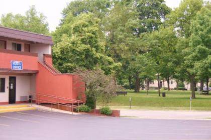 Fountain Park Motel - image 5