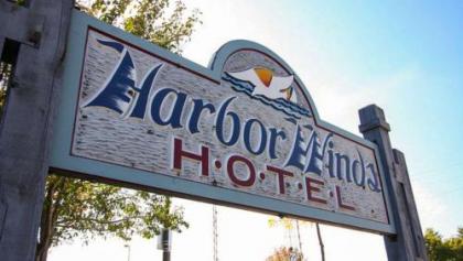 Harbor Winds Hotel - image 1