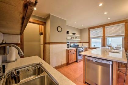 Pet-Friendly House Less Than 1 Mi to Lake Michigan! - image 5