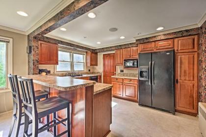 Quiet Apt Less Than 1 Mile to Lake Michigan and Downtown! - image 2