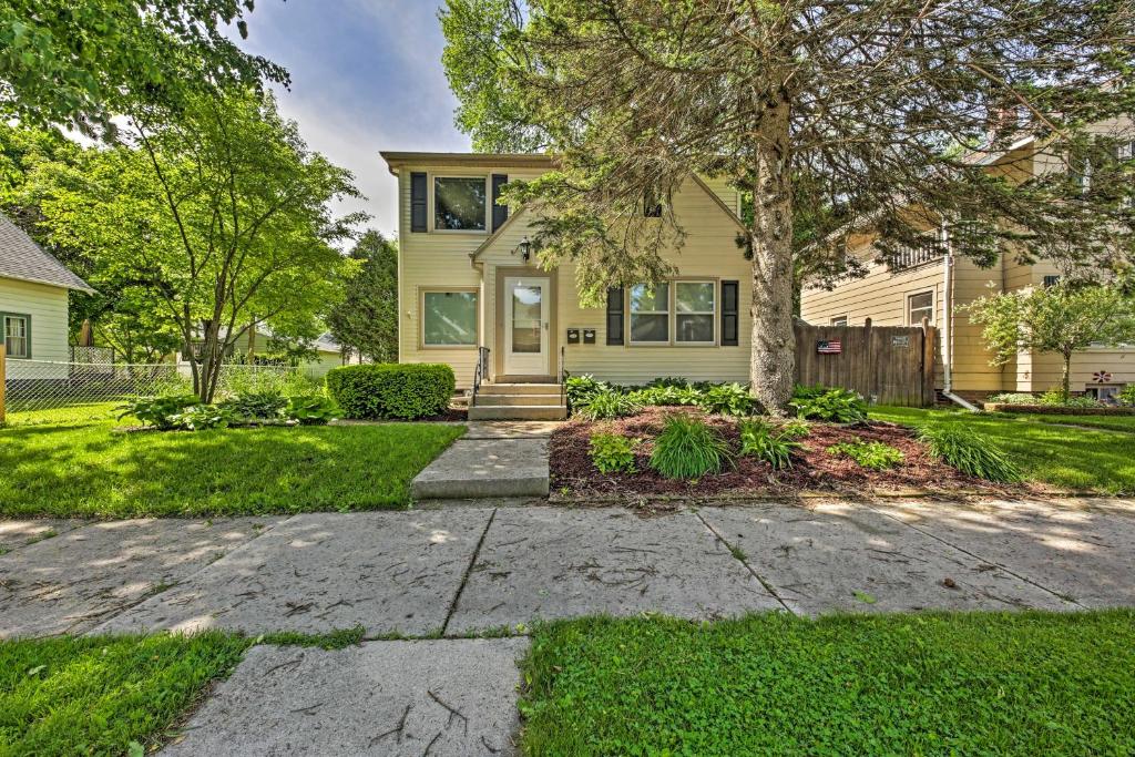 Quiet Apt Less Than 1 Mile to Lake Michigan and Downtown! - image 3