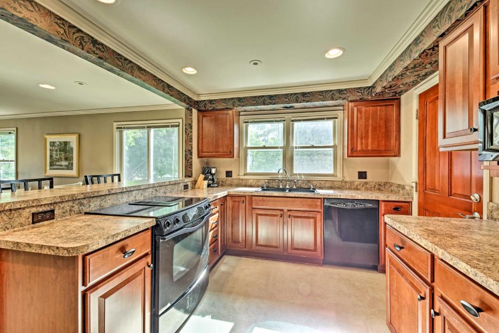 Quiet Apt Less Than 1 Mile to Lake Michigan and Downtown! - image 5