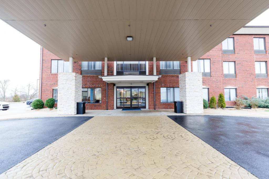 Holiday Inn Express & Suites Shelbyville an IHG Hotel - image 5