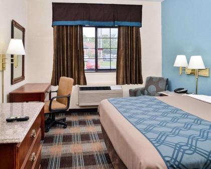 Econo Lodge Inn & Suites Shelbyville - image 15