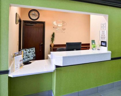 Econo Lodge Inn & Suites Shelbyville - image 2