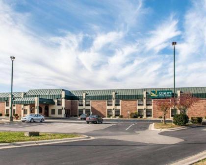 Quality Inn & Suites Shelbyville I-74 - image 11
