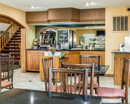 Quality Inn & Suites Shelbyville I-74 - image 9