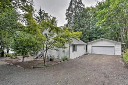 Relaxing Getaway On A Private Beach in Shelton! - image 13