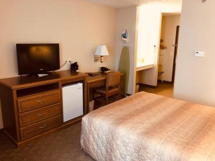 Shenandoah Inn & Suites - image 14