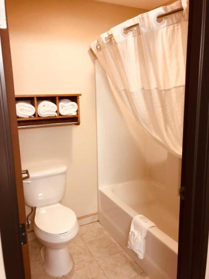 Shenandoah Inn & Suites - image 5